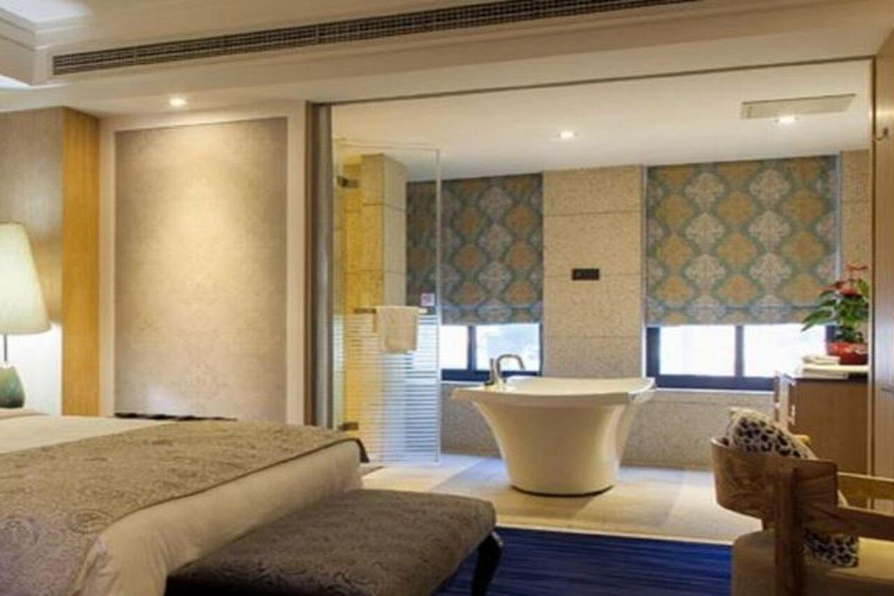 Neobridge Hotel